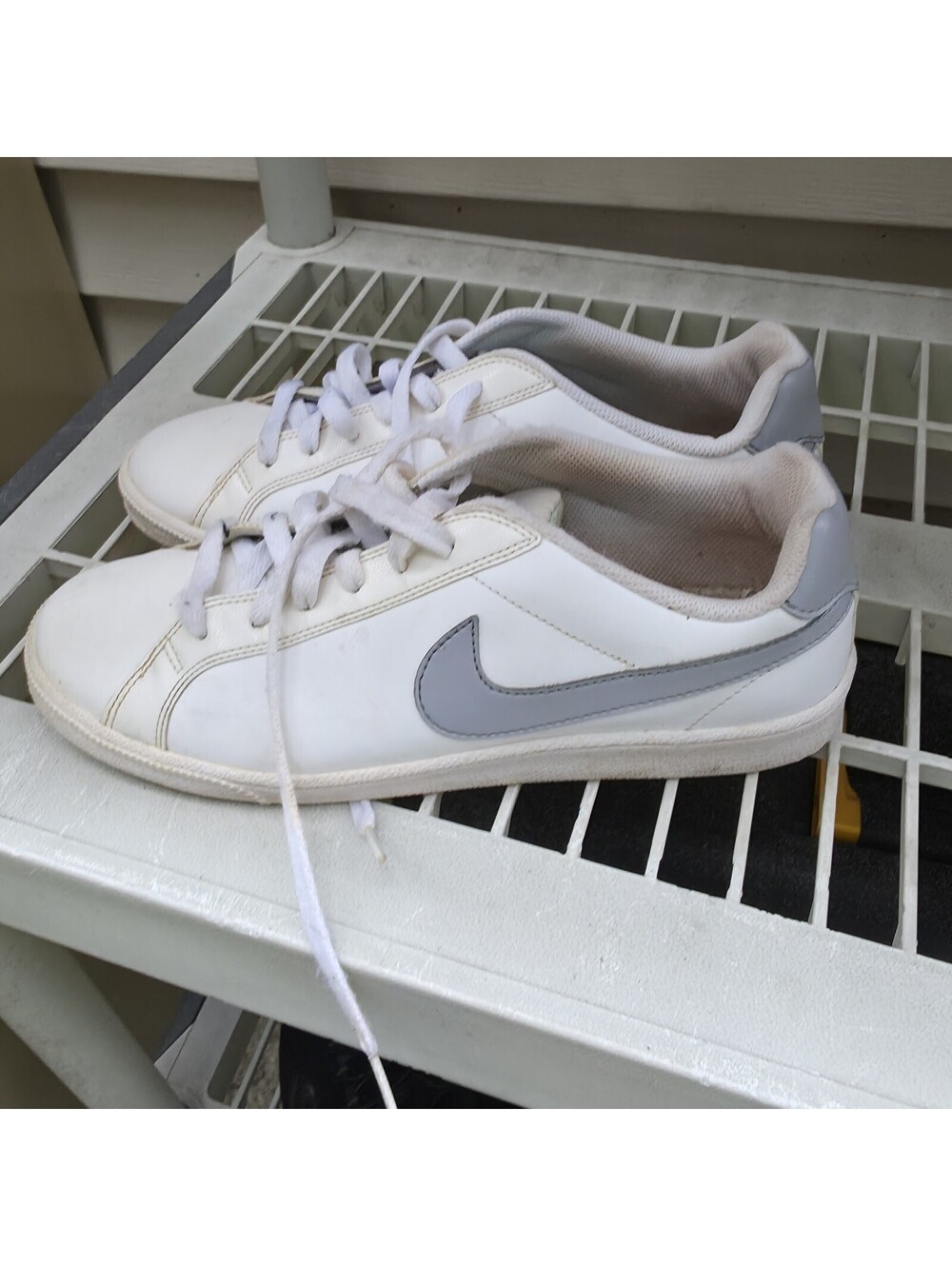 Nike Women's Court Majestic Running Trainers 454256 114 Sneakers White - Size 10